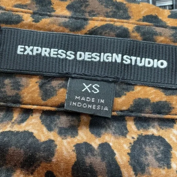 EXPRESS DESING STUDIO. Leopard print three-quarter sleeve collar blouse size XS - Picture 5 of 6